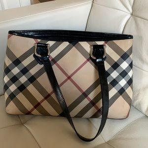 BURBERRY Patent Trim bag